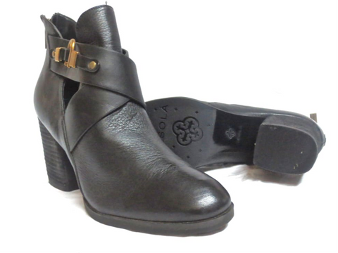 Isola Women's •Larkin• Split Shaft Bootie Black Leather 11M